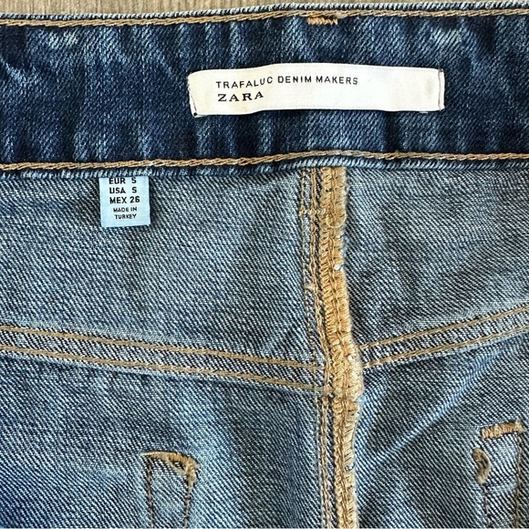 Zara Trafaluc Distressed Denim Boho Button Front Western Mini Skirt Size Small - Picture 3 of 5
